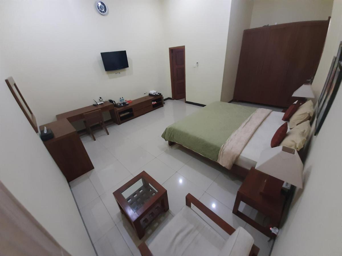 Alloro Guesthouse Pacitan Exterior foto